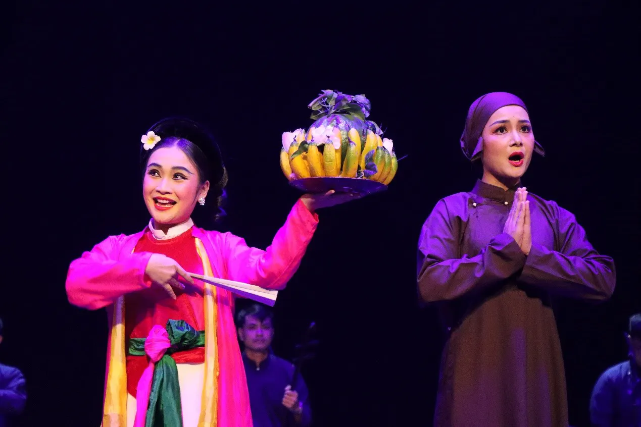 11062024-nhuhatmuasa-1 Sự giao thoa giữa nghệ thuật truyền thống và sân khấu hiện đại tạo nên sức hút mới