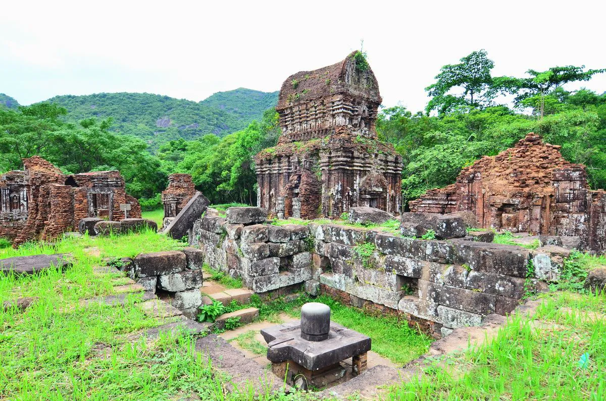 Thánh địa Mỹ Sơn mang trong mình những giá trị lịch sử và nghệ thuật vô giá của vương quốc Chăm Pa