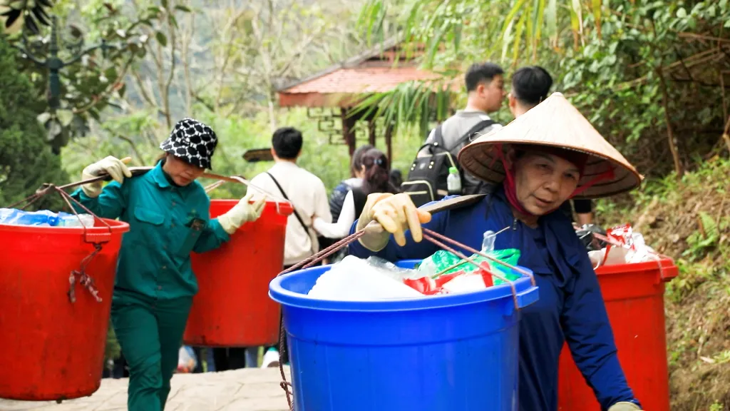 2065370_canon_11104519 Ứng xử văn minh bằng cách giữ gìn vệ sinh chung giúp lễ hội thêm phần trọn vẹn