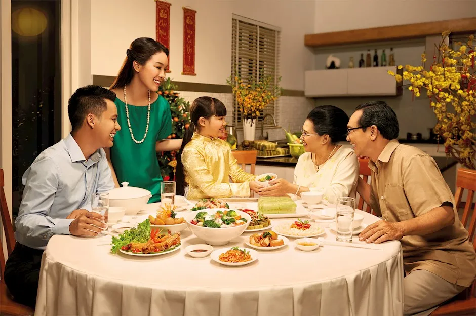 22-01-2023-nguoi-tre-gin-giu-mam-com-ngay-tet-bf2bdbf9 Thực hiện đúng các phong tục kiêng kỵ ngày Tết giúp gia đình đón nhận vận may và bình an