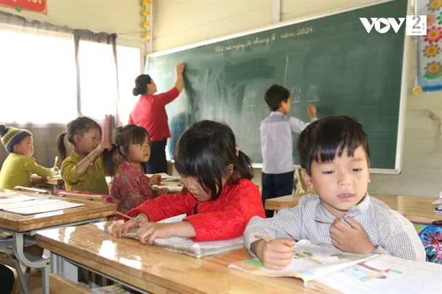 348702_4845890856101732_hoc_2 Công tác hướng nghiệp đóng vai trò then chốt trong việc thay đổi tương lai học sinh vùng khó khăn