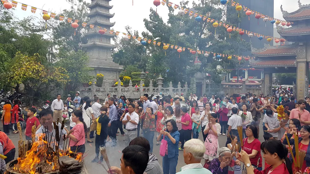 chua_11_vov_mckv Đi chùa đầu năm là nét đẹp văn hóa truyền thống hướng con người đến những giá trị thiện lương