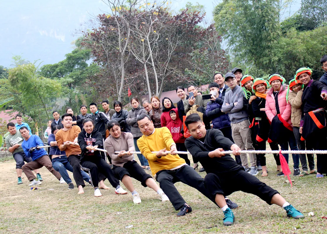 gan_ket_2_20250224095317 Nghệ thuật truyền thống là sợi dây gắn kết cộng đồng bền chặt qua nhiều thế hệ