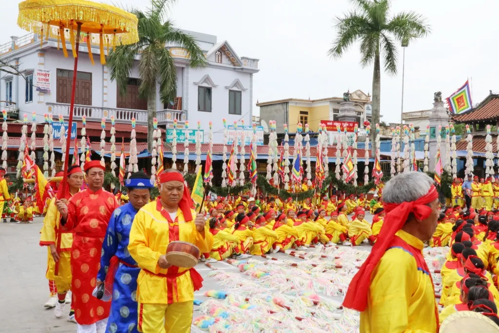 hoa-truong-hoi-phu-chinh-tien-huong-nam-2019-1 Hội kéo chữ Hoa trượng hội một nét đẹp văn hóa độc đáo tại Phủ Dầy