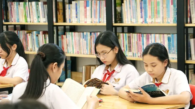 hoc_sinh_doc_sach_o_thu_vien Việc đọc sách kỹ năng sống sớm giúp học sinh trung học hình thành tư duy vững vàng