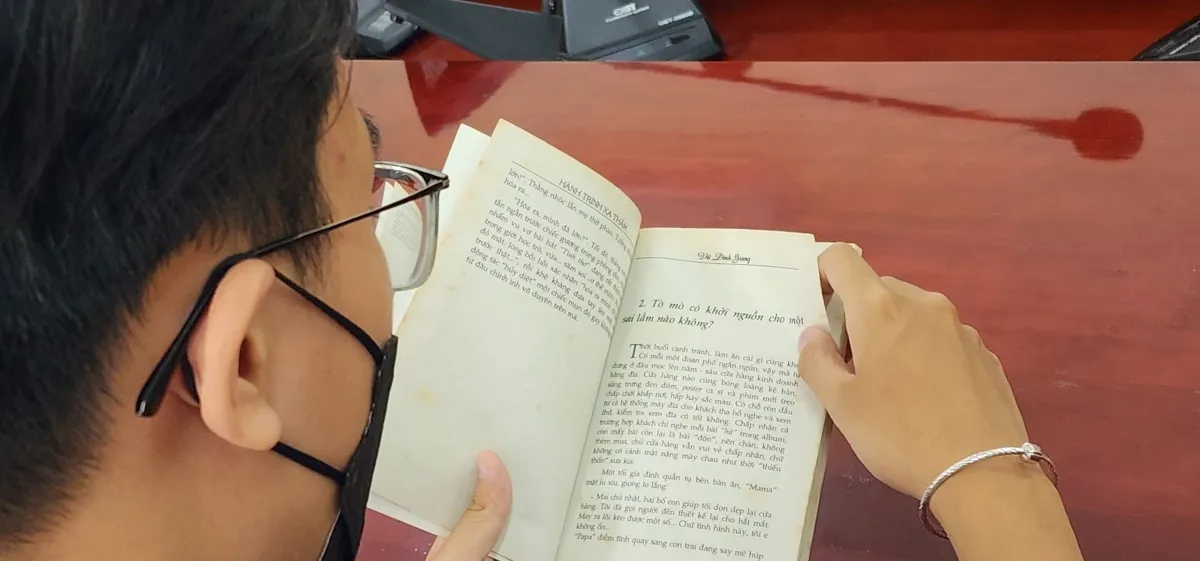hoc_sinh_thuc_hien_doc_sach_o_thu_vien-jpeg Áp dụng kiến thức vào thực tế là chìa khóa của việc đọc sách hiệu quả
