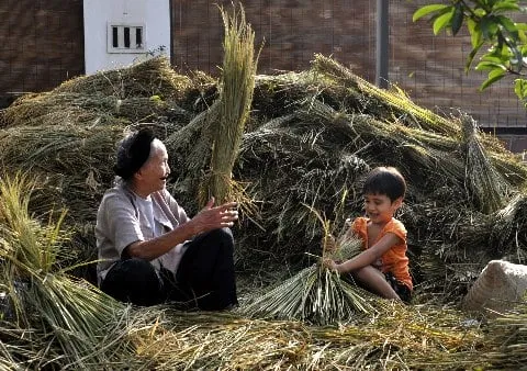 phatgiao-org-vn-bai-du-thi-dao-hieu-hai-ba-chau Những bài học đạo đức được ông bà truyền dạy thông qua những câu chuyện kể giúp hình thành nhân cách tốt đẹp cho trẻ
