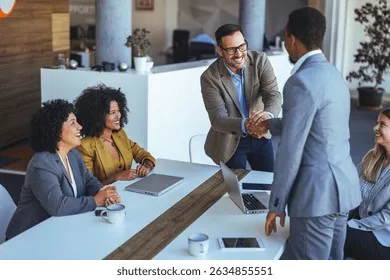 professional-colleagues-gathered-modern-office-260nw-2634855551 Xử lý mâu thuẫn một cách chuyên nghiệp giúp duy trì môi trường làm việc lành mạnh