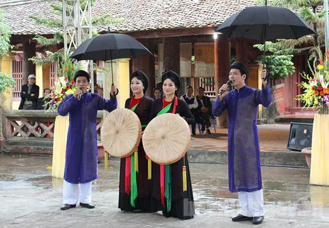 quan-ho-15574750421791863832824 Các liền anh liền chị trong trang phục truyền thống hát Quan họ