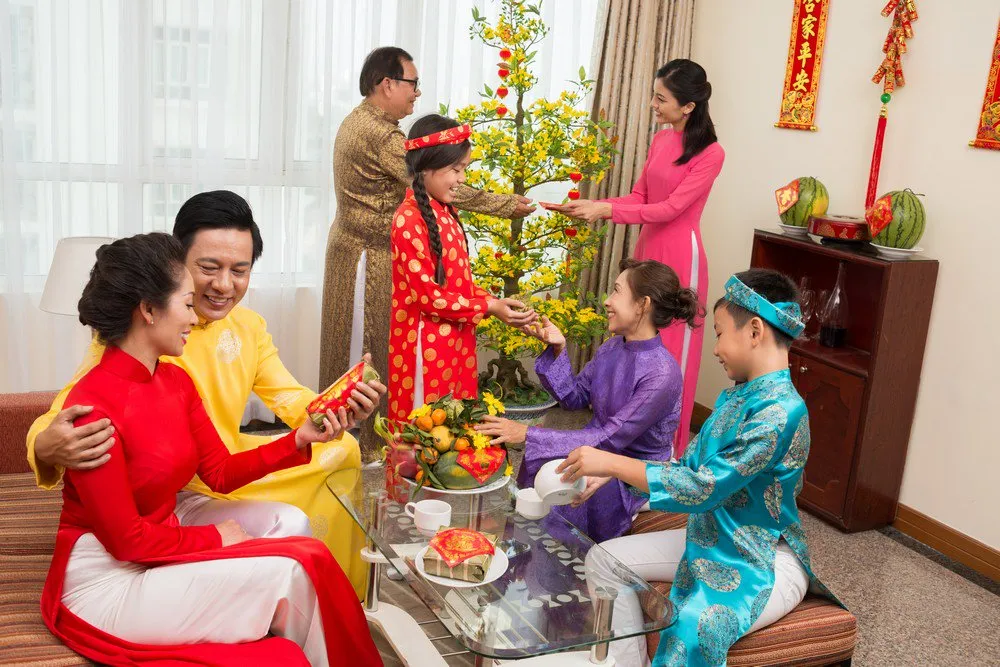 tet-la-thoi-doem-nha-nha-sum-hop-quay-quan-ben-nhau Nghi lễ cúng tổ tiên là nét đẹp văn hóa tâm linh không thể thiếu của người Việt mỗi dịp Tết đến xuân về