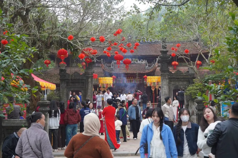thanh-giong-3 Sự thành tâm là chìa khóa để nhận được sự che chở từ Ông Hoàng Tám
