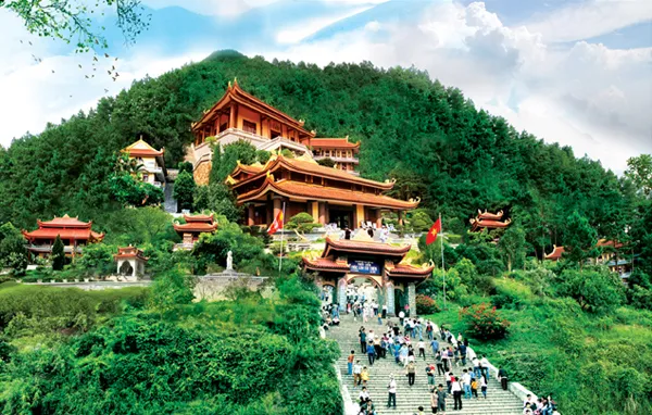 thienvientaythien-1 Toàn cảnh vẻ đẹp hùng vĩ và linh thiêng của khu di tích quốc gia đặc biệt Tây Thiên