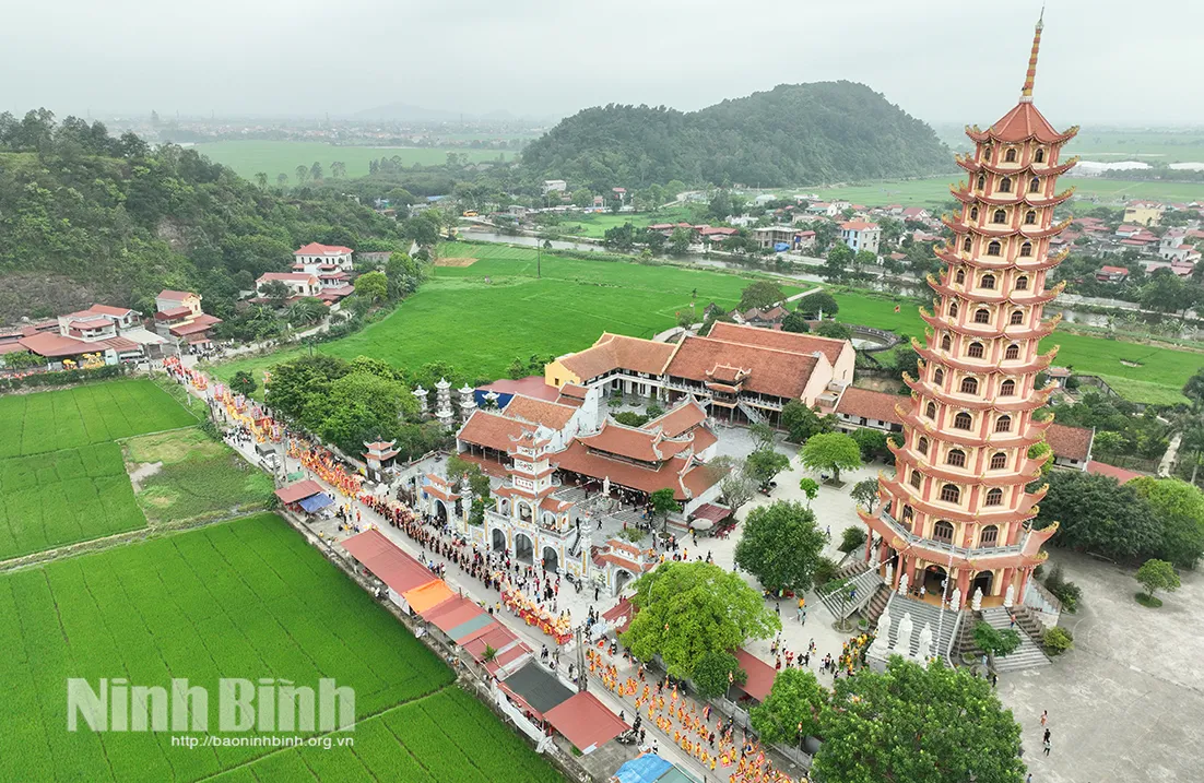 toan-canh-doan-ruoc-thinh-kinh-phu-tien-huong-anh-viet-du-d117-1 Quần thể kiến trúc Phủ Dầy Trung tâm tín ngưỡng thờ Mẫu tại Nam Định