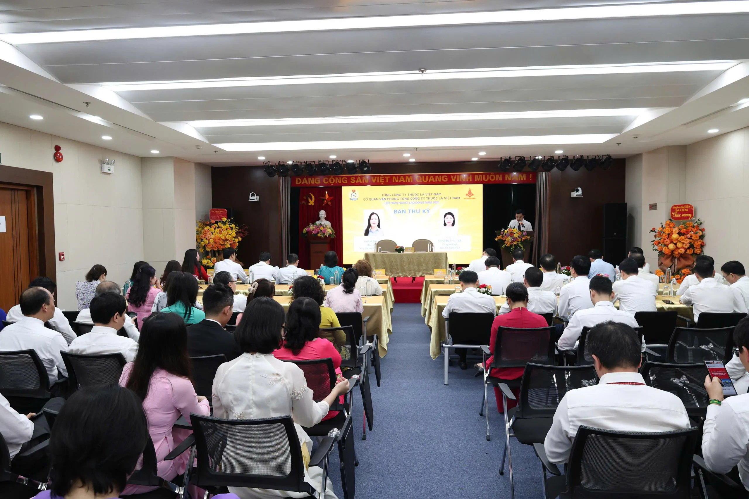 z7676487017456_10b1b79ad3ac98a74412a5511b6c16c0 Xây dựng văn hóa họp hành hiệu quả là nền tảng cho sự phát triển bền vững của doanh nghiệp